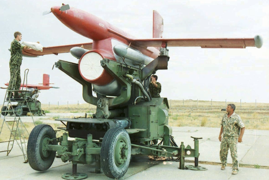 Самолёт-мишень, предназначенный для проведения испытательных и учебных стрельб зенитной артиллерии, зенитных управляемых ракет и истребителей-ракетоносцев