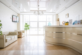 Стойка администратора в главном корпусе профилактория «Морозовский»