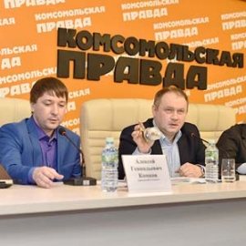 Директор ООО «Эталон-Р» Алексей Комков, директор по производству и продажам гражданской продукции АО «АПЗ» Владислав Цыцулин, директор ФБУ «Государственный региональный центр стандартизации, метрологии и испытаний в Нижегородской области» Филипп Балашов, председатель правления ТСЖ «Водный мир» Татьяна Геращенко