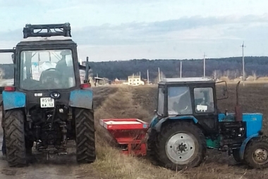 В селе Хирино начались посевные работы