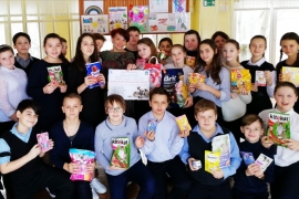 Волонтёры, помогающие бездомным животным