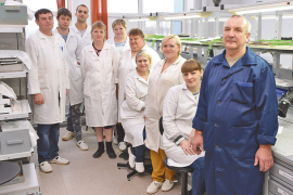 Участок монтажа и сборки: мастер Дмитрий Корчагин, монтажник РЭАиП Иван Кулигин, регулировщик РЭАиП Александр Воронин, монтажник РЭАиП Надежда Миськова, распред Анна Пичугина, монтажники РЭАиП Валентина Коновалова, Ирина Глазова, Светлана Никифорова, Наталья Семешина, градуировщик Евгений Меренков