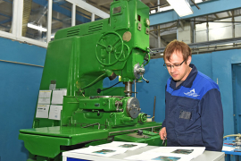 Лучшее рабочее место токаря-расточника №64 Кирилла Глухова. Фото Елены Галкиной