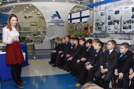 Школьники в музее АПЗ