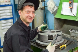 Александр Зименков, газоэлектросварщик цеха №57 АО «АПЗ». Фото Александра Барыкина