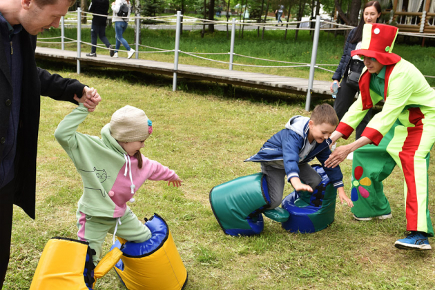 Детский праздник в пансионате «Морозовский», организованный по инициативе Игоря Ашурбейли