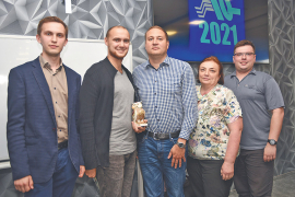 Фото команды-победительницы: Сергей Кошкин, Андрей Агапов, Борис Просвирнин, Светлана Тазалова, Сергей Заломов