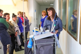 Занятие по инновационным технологиям уборки для сотрудников службы клининга ООО «СОЦИУМ-СООРУЖЕНИЕ». Тренер – Людмила Турченко