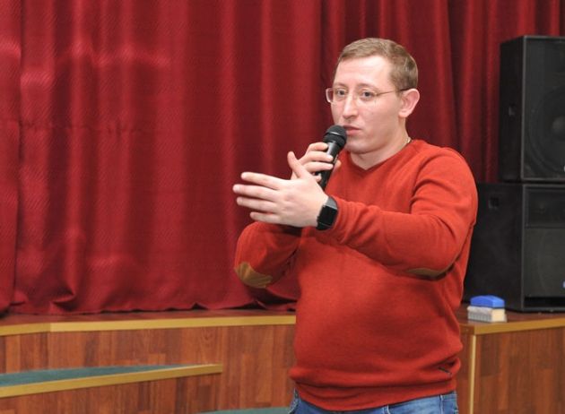 Павел Лытенков, директор «НПЦ завода Красное знамя», на семинаре-совещании АПЗ