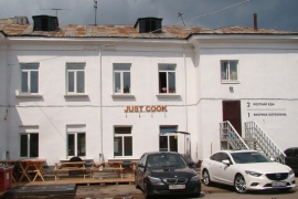 Одно из зданий на территории «СОЦИУМ-СОКОЛ», сохранившихся со времён Балтийского посёлка: ул. Балтийская, д. 11 (Ленинградский проспект, д. 80, корп. 12а)