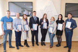 Обладатели наград (слева направо): Сергей Маркелов, Александр Гринёв, Валентина Дёмина, Андрей Гуров, Мария Яворская, Елена Чиндясова, Ольга Цепилова, Артём Дворников