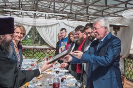 Вручение дипломов участников паломничества