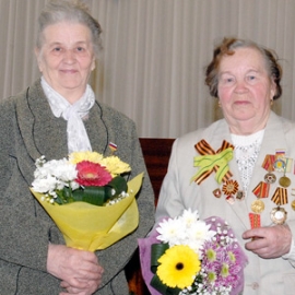 Людмила Ивановна Маркелова (слева) и Тамара Ивановна Борисова. Фото: Елена Галкина
