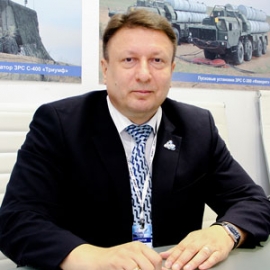 Генеральный директор АПЗ Олег Лавричев