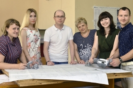 Коллектив КБ литейной оснастки: инженеры-конструкторы Олеся Шарова, Ольга Золотова, начальник КБ Николай Помелов, инженеры-конструкторы Наталья Головачёва, Наталья Печкорина, Андрей Ширкин