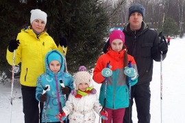 Артём Попов с семьёй
