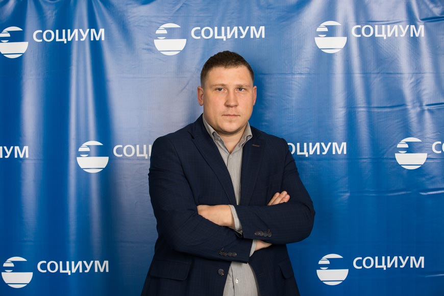 Олег Михайлович Захаров, заместитель главного бухгалтера АО «КБ-1» 