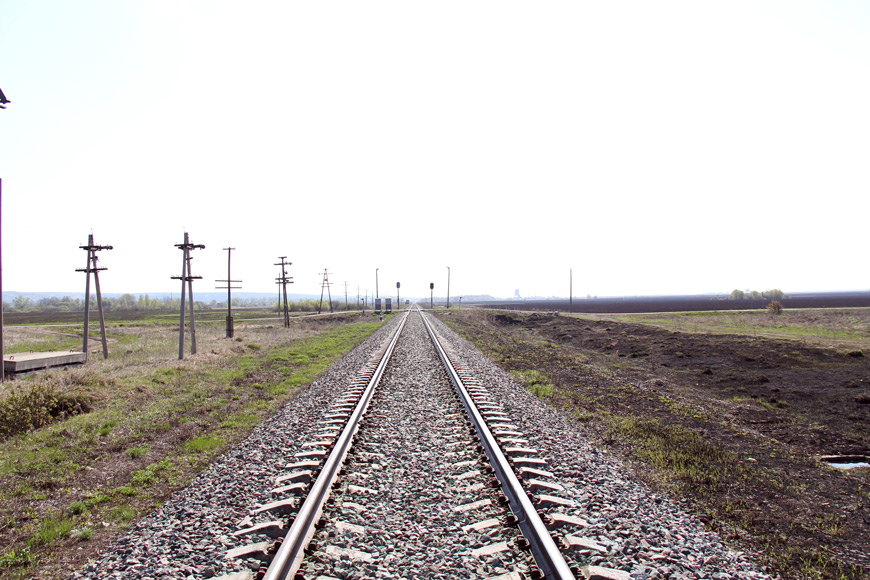 Железная дорога около поселения