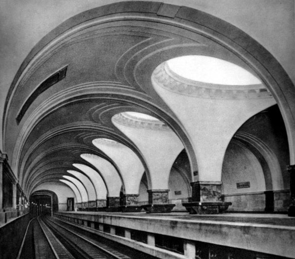 Перрон станции «Сокол». Снимок сделан между 1940–1945 годами. Фото: oldmos.ru