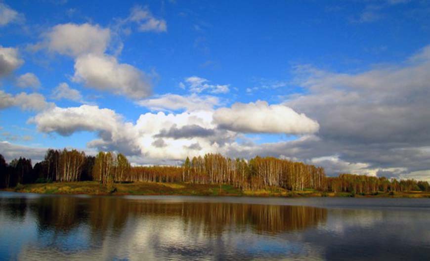 Вид на озеро в профилактории «Морозовский»