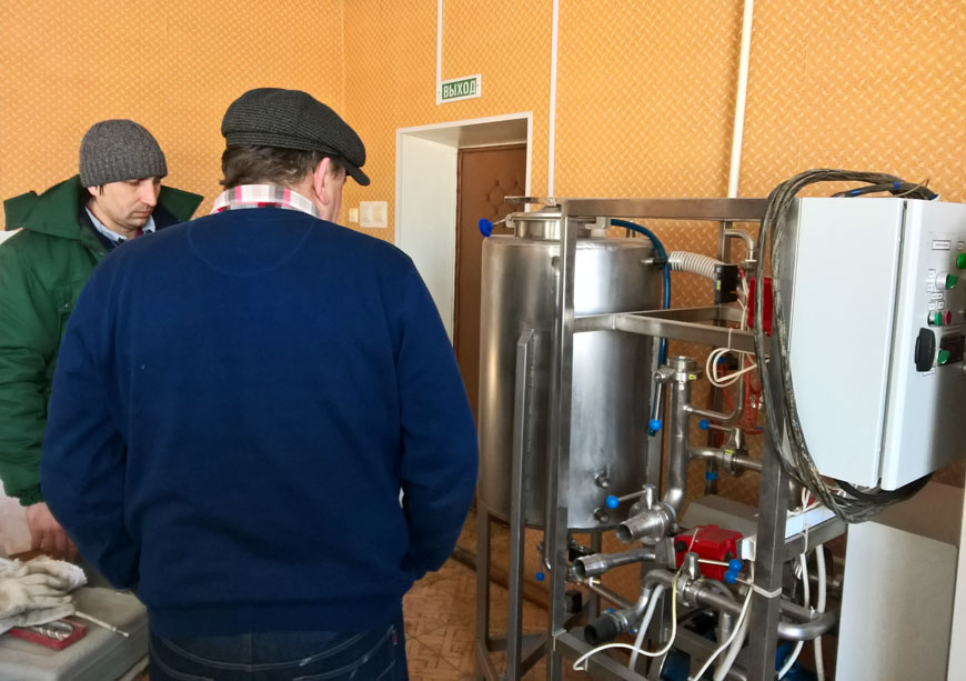 Технолог, создатель метода биорезации молока Сергей Сидоров рассказывает, как происходит процесс обработки молока в биорезаторе