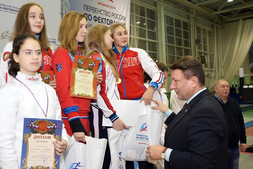 Олег Лавричев на чемпионате России по фехтованию среди юниоров