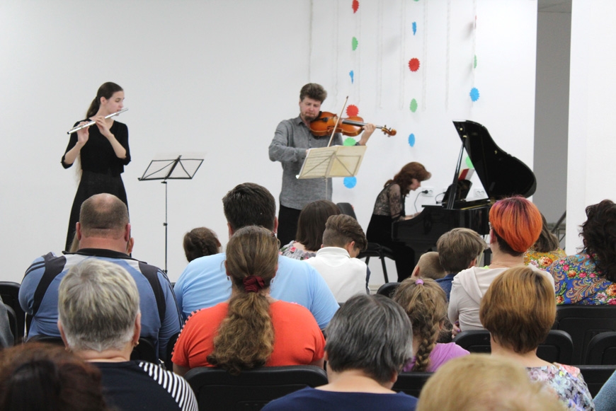 Концерт классической музыки в Общественном центре села Хирино, 10 сентября 2019 года