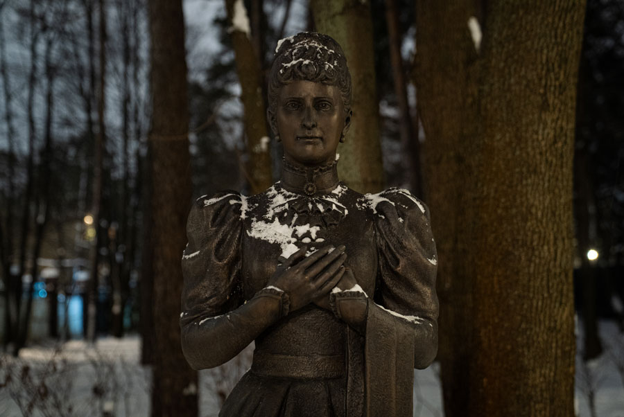 Памятник великой княгине Елизавете Фёдоровнев Покровском-Стрешневе