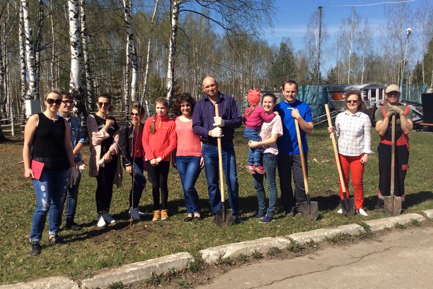 1 мая гости профилактория «Морозовский» посадили рябиновую аллею