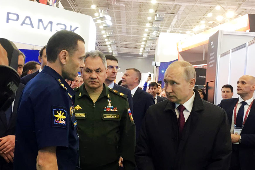 Владимир Путин посетил военно-технический форум «Армия-2019»