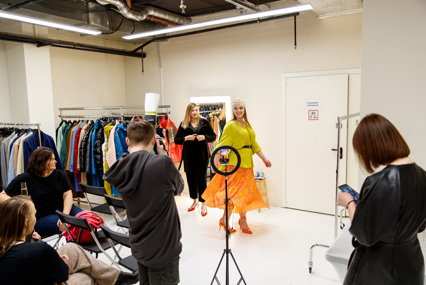 В Галерее «Москва-Сокол» прошел модный показ магазина женской plus size одежды Dress by US