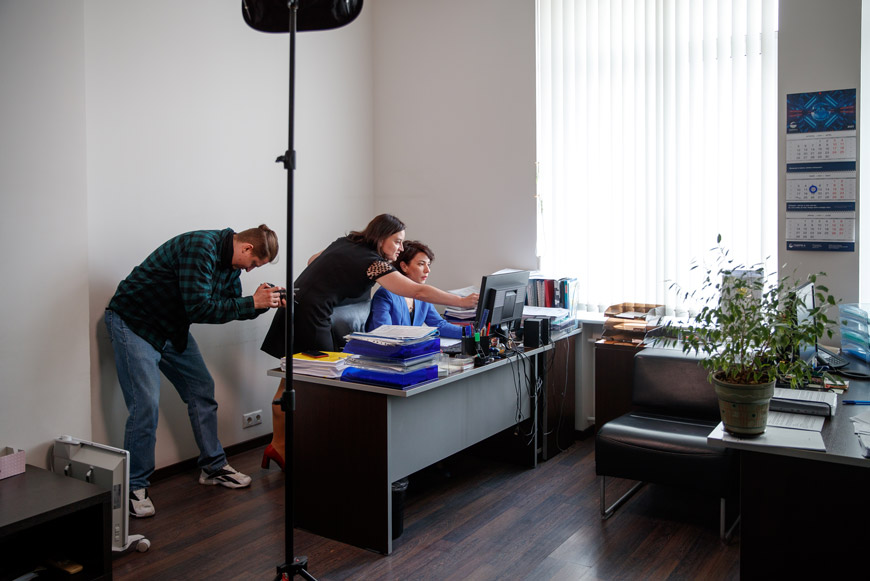 Съёмки корпоративного фильма в московском офисе холдинга, май 2021